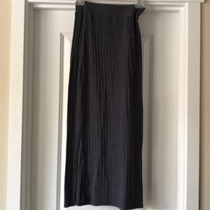 Fitted skirt